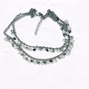 6073gc. Silvertone Faux Pearl Necklace